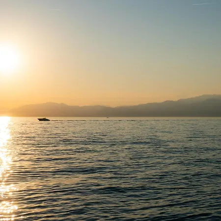 아파트 Ausblick Gardasee - Mit Seeblick, Infinity Pool, Garten Und Garage *