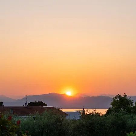 Appartement Ausblick Gardasee - Mit Seeblick, Infinity Pool, Garten Und Garage