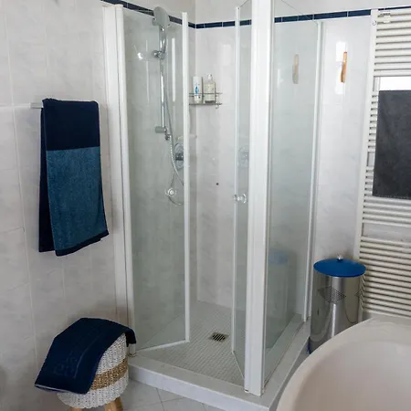 Apartment Ausblick Gardasee - Mit Seeblick, Infinity Pool, Garten Und Garage *
