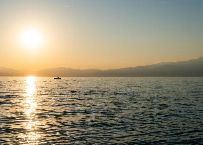 아파트 Ausblick Gardasee - Mit Seeblick, Infinity Pool, Garten Und Garage *