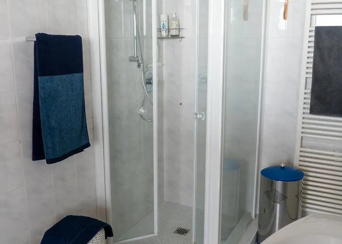 아파트 Ausblick Gardasee - Mit Seeblick, Infinity Pool, Garten Und Garage *