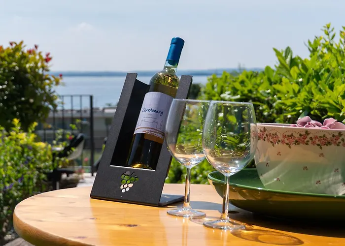 아파트 Ausblick Gardasee - Mit Seeblick, Infinity Pool, Garten Und Garage *