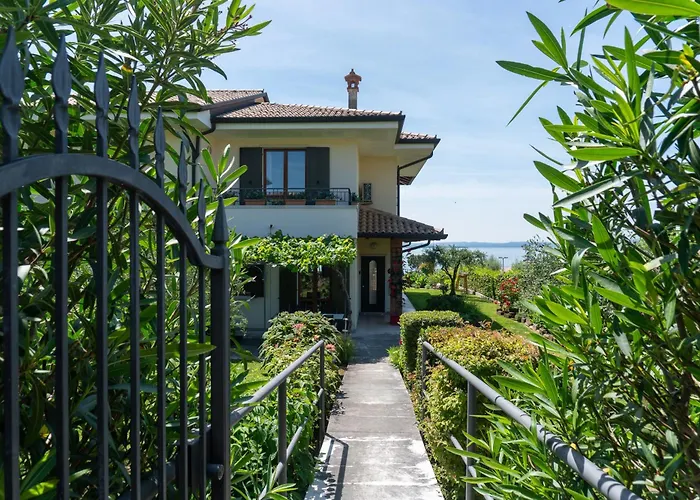 아파트 Ausblick Gardasee - Mit Seeblick, Infinity Pool, Garten Und Garage *